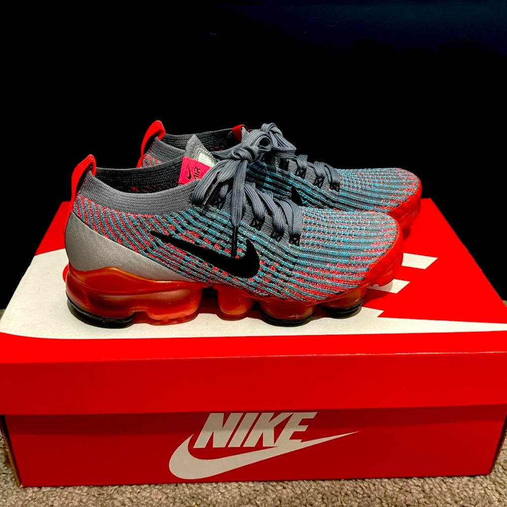 NIKE Vapormax BRAND NEW Women’s 6.5